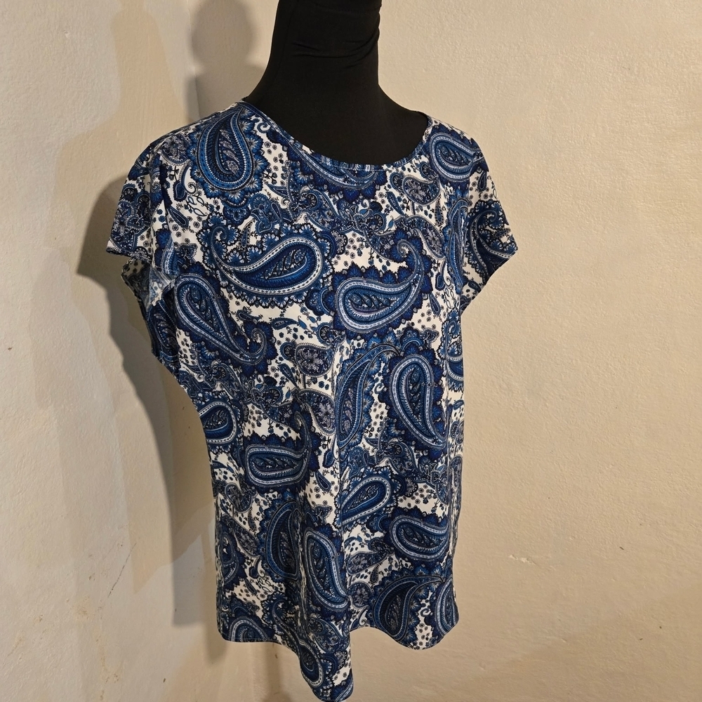 NWT Express Blue and White Cap Sleeve Paisley Blouse Size L